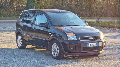 Usata Ford Fusion 80 CV (58 kW) 2010 Nero Utilitaria