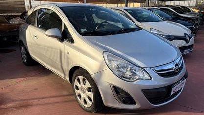 Usata Opel Corsa 75 CV (55 kW) 2011 Grigio Berlina
