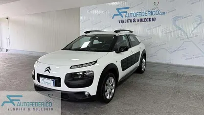 Bianco Usata 2016 Citroën C4 PureTech SUV | 7990 € (Buon prezzo)