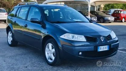 Usata Renault Mégane GrandTour 106 CV (77 kW) 2008 Bluazzurro Station wagon