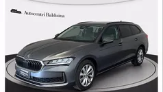 Grigio graphite metalizzato Usata 2024 Skoda Superb Selection Station wagon | 31.900 € (Ottimo prezzo)