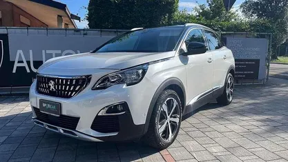 Usata 2018 Peugeot 3008 Allure SUV | 15.800 € (Buon prezzo)