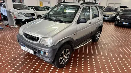 Usata Daihatsu Terios 86 CV (63 kW) 2003 Argento SUV