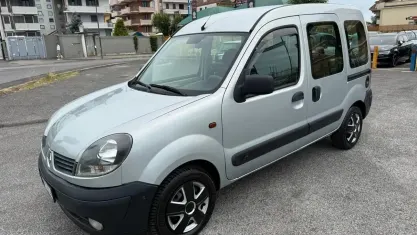 Usata Renault Kangoo 84 CV (61 kW) 2007 Giallo Monovolume