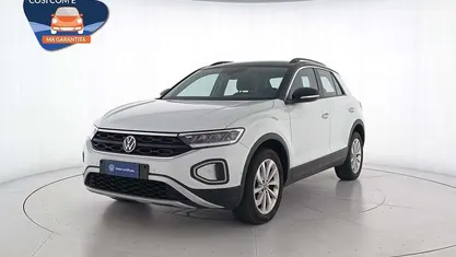 Pure white deep black perlato Usata 2022 VW T-Roc Life SUV | 21.300 € (Buon prezzo)