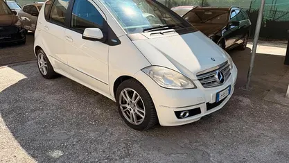 Usata Mercedes A180 Avantgarde 109 CV (80 kW) 2010 Bianco Berlina
