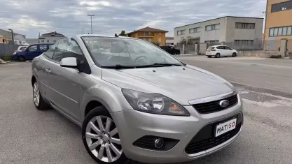 Usata Ford Focus Cabriolet 136 CV (100 kW) 2010 Grigio Cabrio