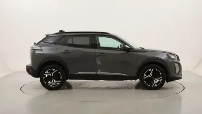 Usata Peugeot 2008 Allure 100 CV (73 kW) 2025 Grigiogrigio SUV