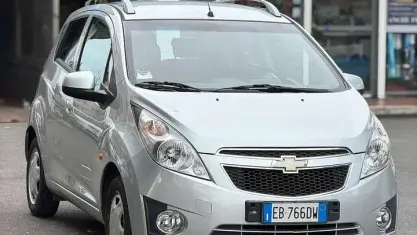 Usata Chevrolet Spark 68 CV (50 kW) 2010 Argento Utilitaria