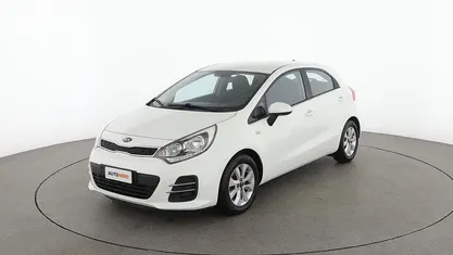 Usata Kia Rio Active 75 CV (55 kW) 2015 Bianco Berlina