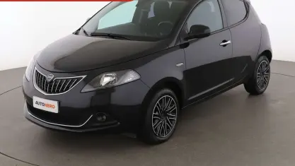 Usata Lancia Ypsilon Gold 70 CV (51 kW) 2021 Nero Utilitaria