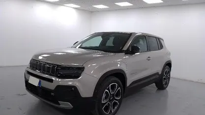 Begagnad Jeep Avenger Summit 101 HK (74 kW) 2024 Beige SUV
