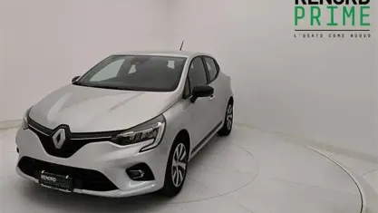 Usata Renault Clio Equilibre 145 CV (106 kW) 2022 Grigio chiaro Utilitaria