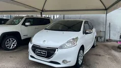 Bianco Usata 2014 Peugeot 208 Active Due volumi | 5200 € (Buon prezzo)