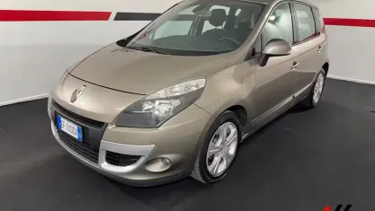 Usata Renault Scénic Luxe 131 CV (96 kW) 2010 Beige Monovolume