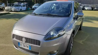 Usata Fiat Grande Punto Active 69 CV (50 kW) 2010 Grigio Utilitaria