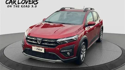 Rosso Usata 2023 Dacia Sandero Comfort Due volumi | 14.690 € (Buon prezzo)