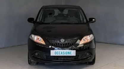 Usata Lancia Ypsilon Silver 70 CV (51 kW) 2023 Nero Utilitaria
