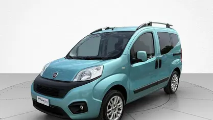 Begagnad Fiat Qubo Lounge 77 HK (56 kW) 2018 Blå Minibuss