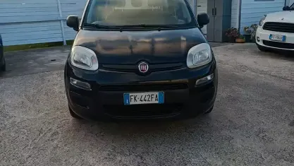 Usata Fiat Panda Lounge 69 CV (50 kW) 2017 Nero Utilitaria