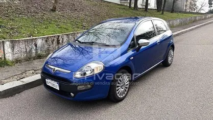 Usata Fiat Punto Evo Dynamic 69 CV (50 kW) 2011 Blu Utilitaria