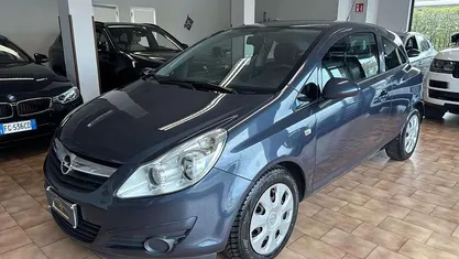 Usata 2009 Opel Corsa Club Berlina | 4900 € (Buon prezzo)