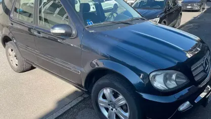 Usata Mercedes ML270 SE 163 CV (119 kW) 2005 Blu SUV