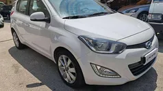 Bianco Usata 2014 Hyundai i20 Comfort Tre volumi | 6200 € (Buon prezzo)