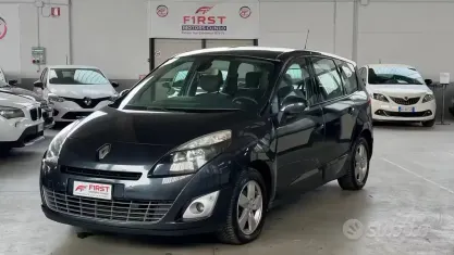 Usata Renault Scénic III Luxe 110 CV (80 kW) 2011 Grigio Monovolume