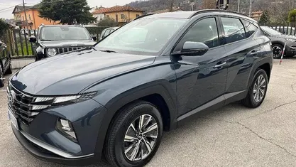 Grigio Usata 2023 Hyundai Tucson SUV | 24.900 € (Buon prezzo)
