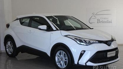 Usata Toyota C-HR Active 122 CV (89 kW) 2023 Bianco SUV