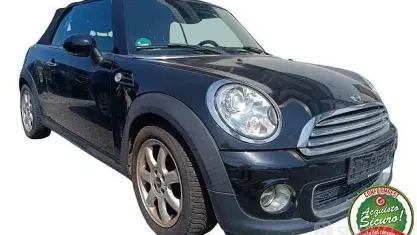 Usata Mini Cooper Cabriolet 122 CV (89 kW) 2015 Nero Cabrio