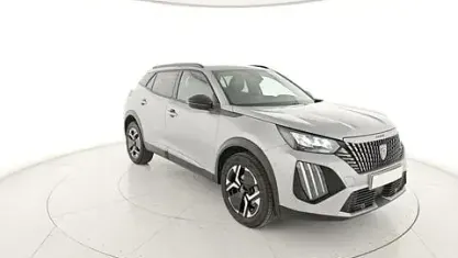 Usata Peugeot 2008 Allure 101 CV (74 kW) 2024 Grigio SUV