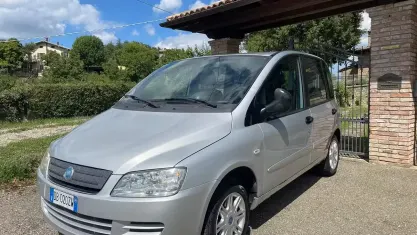 Usata Fiat Multipla 103 CV (75 kW) 2006 Grigio Monovolume