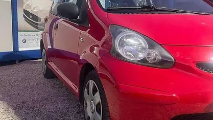 Rosso Usata 2009 Toyota Aygo Due volumi | 4590 € (Buon prezzo)