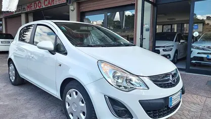 Bianco Usata 2011 Opel Corsa Cosmo Tre volumi | 4500 € (Buon prezzo)
