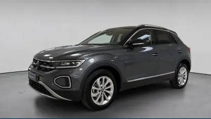 Usata VW T-Roc Style 110 CV (80 kW) 2022 Nero / pastello SUV