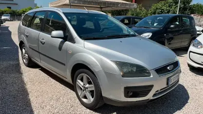 Usata Ford Focus S 90 CV (66 kW) 2006 Grigio Station wagon
