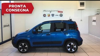 Usata Fiat Panda Cross Cross 70 CV (51 kW) 2023 Blu italia Utilitaria