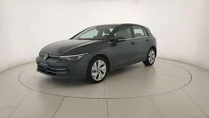 Usata 2025 VW Golf VIII Style Tre volumi | 31.900 € (Buon prezzo)