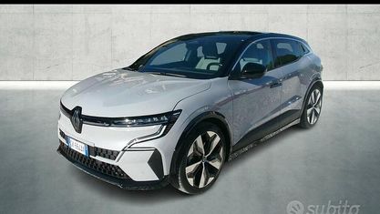 Begagnad Renault Megane E-Tech Techno 160 kW (218 HK) 2022 Grå Sedan