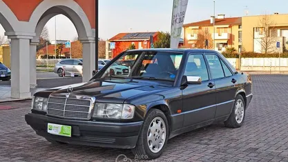 Usata Mercedes 190 126 CV (92 kW) 1993 Grigio Berlina