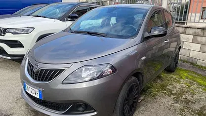 Grigio Usata 2023 Lancia Ypsilon Silver Due volumi | 12.900 € (Buon prezzo)
