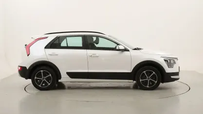 Usata Kia Niro 141 CV (103 kW) 2023 Biancobianco SUV