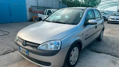 Usata Opel Corsa 75 CV (55 kW) 2001 Grigio Utilitaria