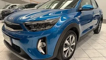 Usata Kia Stonic Urban 100 CV (73 kW) 2023 Blu/azzurro SUV