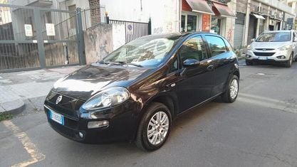 Usata Fiat Punto Lounge 70 CV (51 kW) 2013 Nero Utilitaria