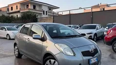 Argento Usata 2006 Toyota Yaris Sol Tre volumi | 1590 € (Ottimo prezzo)