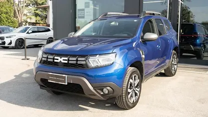 Käytetty Dacia Duster Lauréate 100 HP (73 kW) 2023 Sininen Katumaasturi