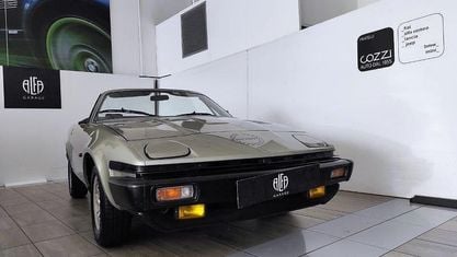 Begagnad Triumph TR7 105 HK (77 kW) 1980 Silver